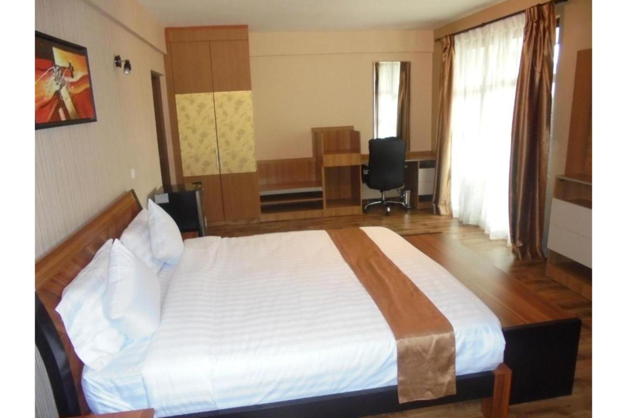 We Hotel & Suites Nairobi Exterior foto