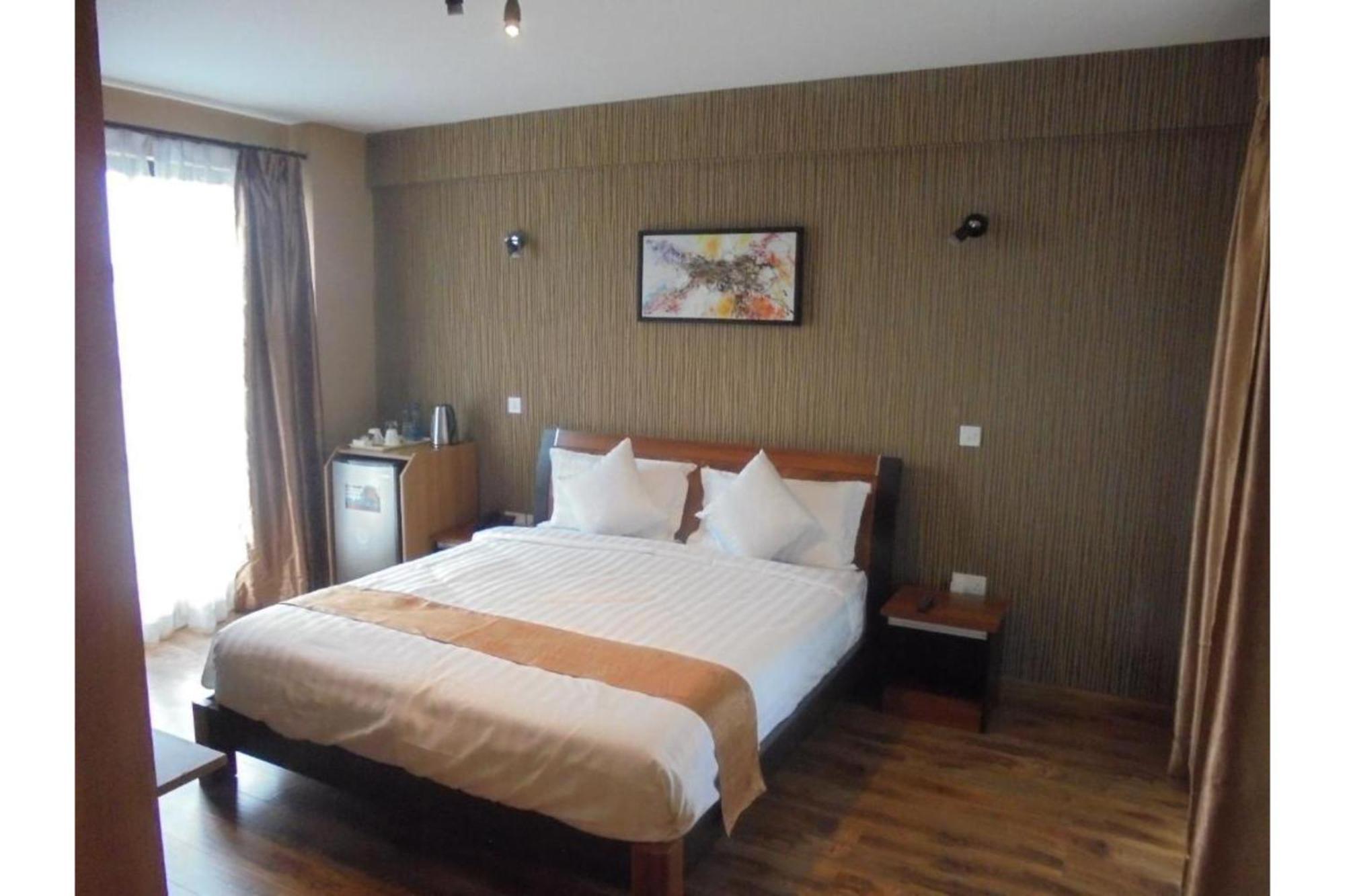 We Hotel & Suites Nairobi Exterior foto