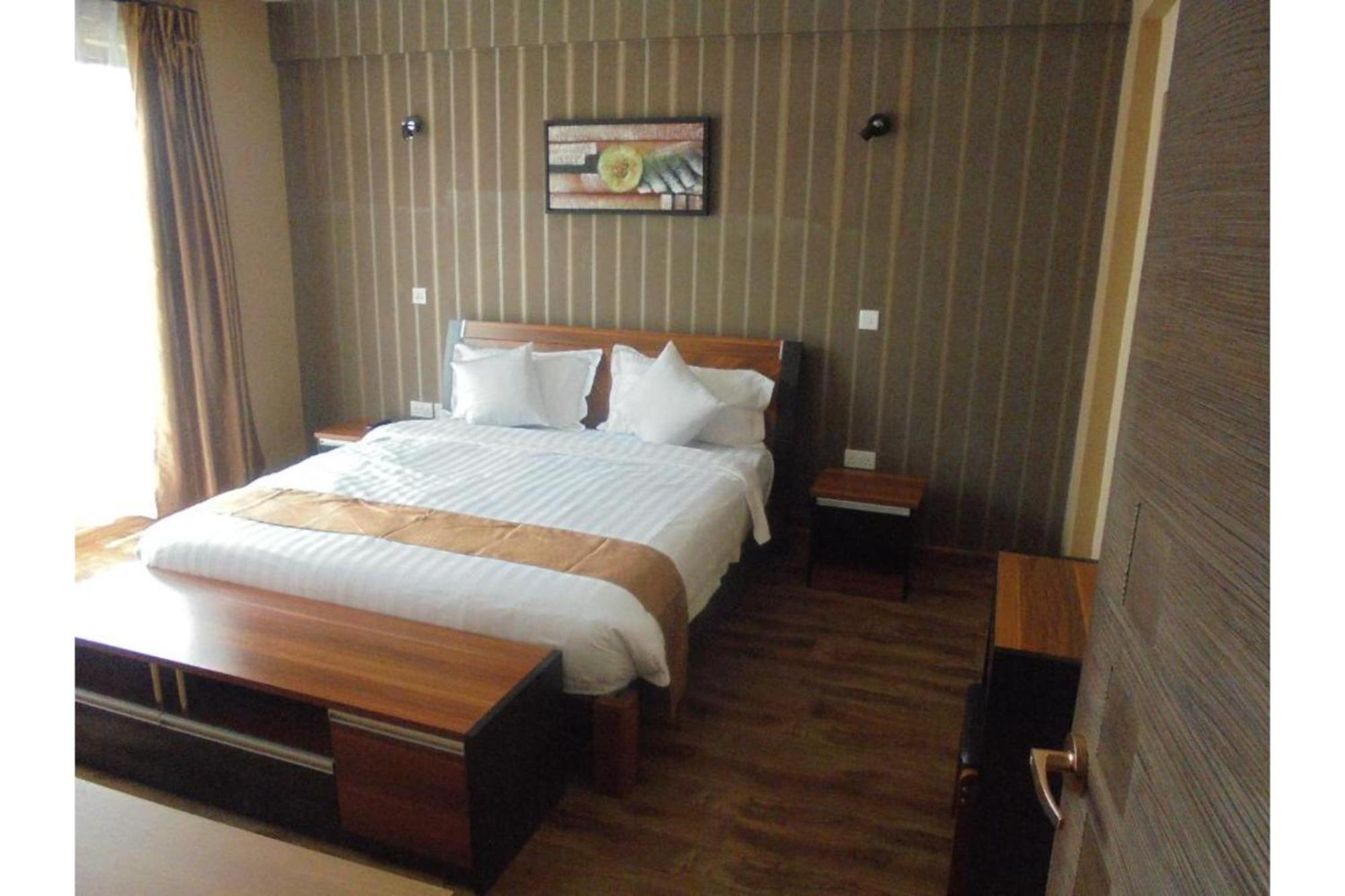 We Hotel & Suites Nairobi Exterior foto