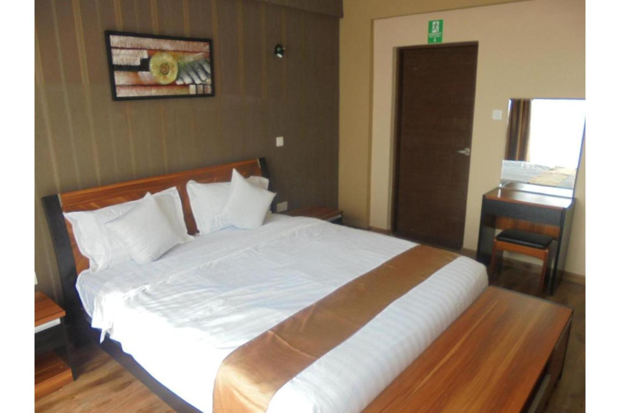 We Hotel & Suites Nairobi Exterior foto